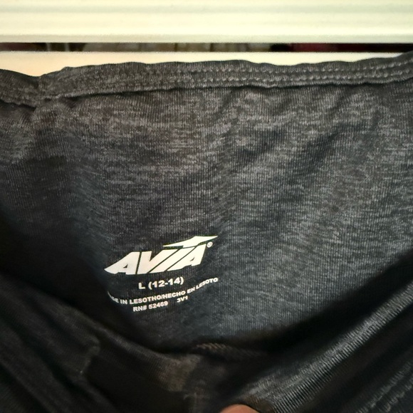 Avis Black cropped Yoga Pants with side pockets - Picture 3 of 4